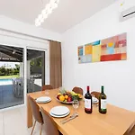 Villa Mediterranean Blue *